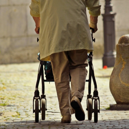 Women live longer but show more frailty at very old ages