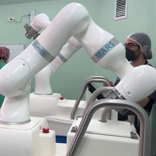 Surgical robot uses magnets to move organs information and news