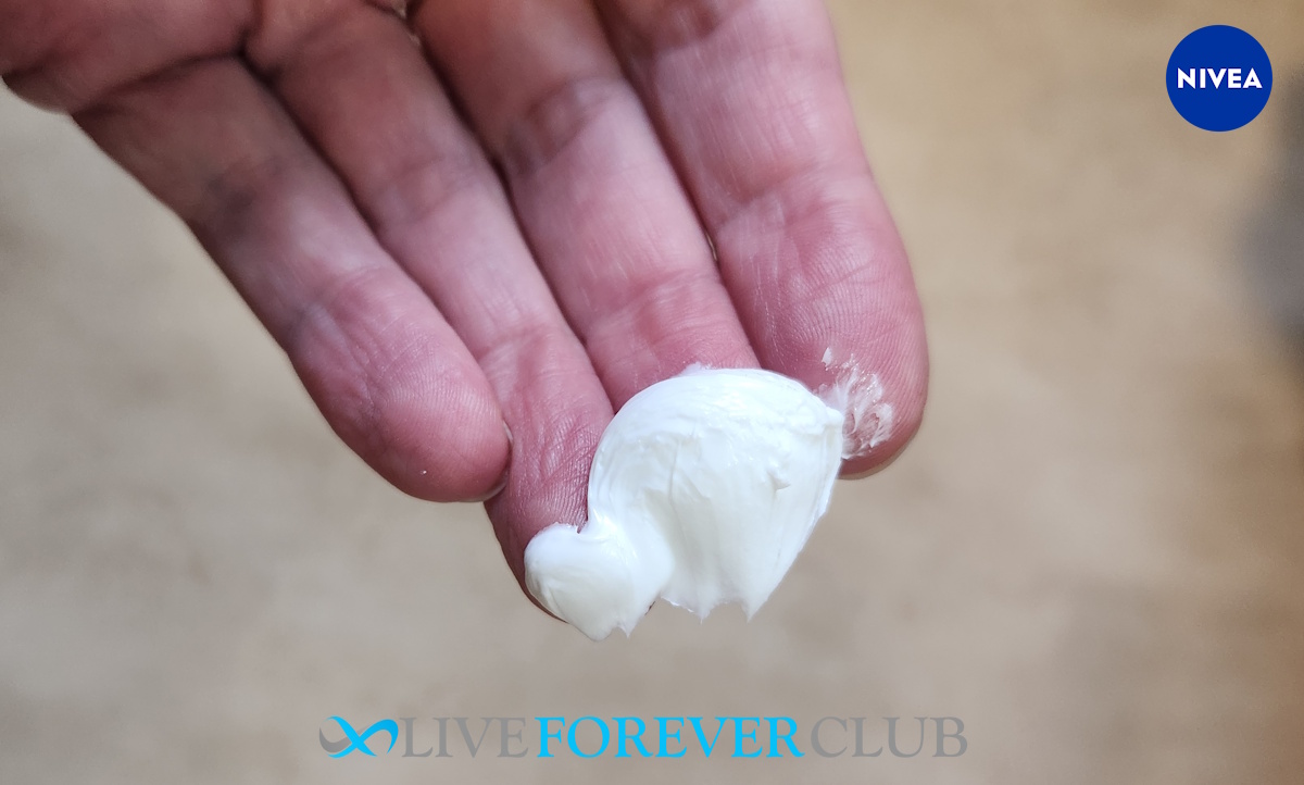 nivea moisturiser texture