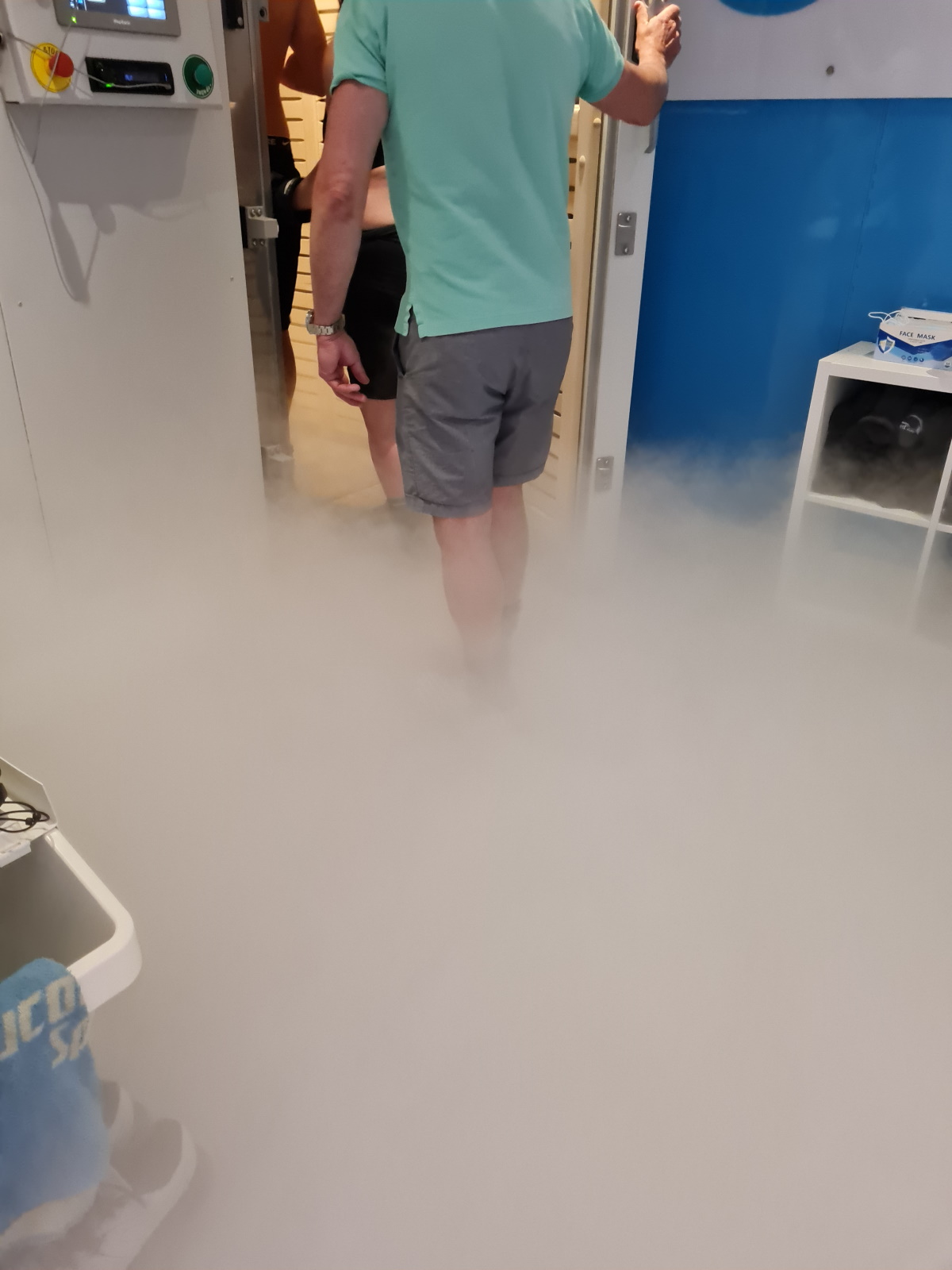 cryotherapy antechamber